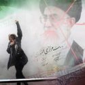 لماذا اندلعت الاحتجاجات في إيران وما آثارها المتوقعة