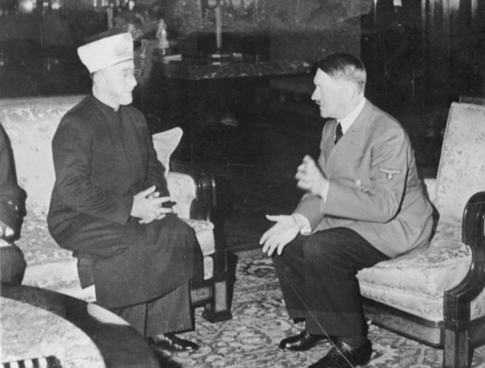 أمين الحسيني في لقائه بأدولف هتلر