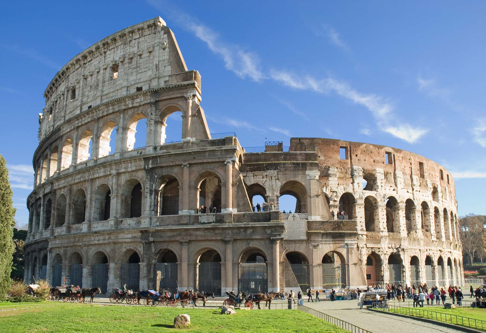 مبنى الكولوسيوم في روما