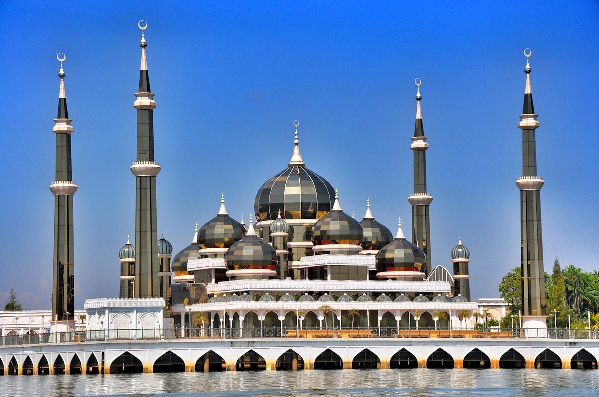 مسجد الكريستال أجمل مساجد العالم