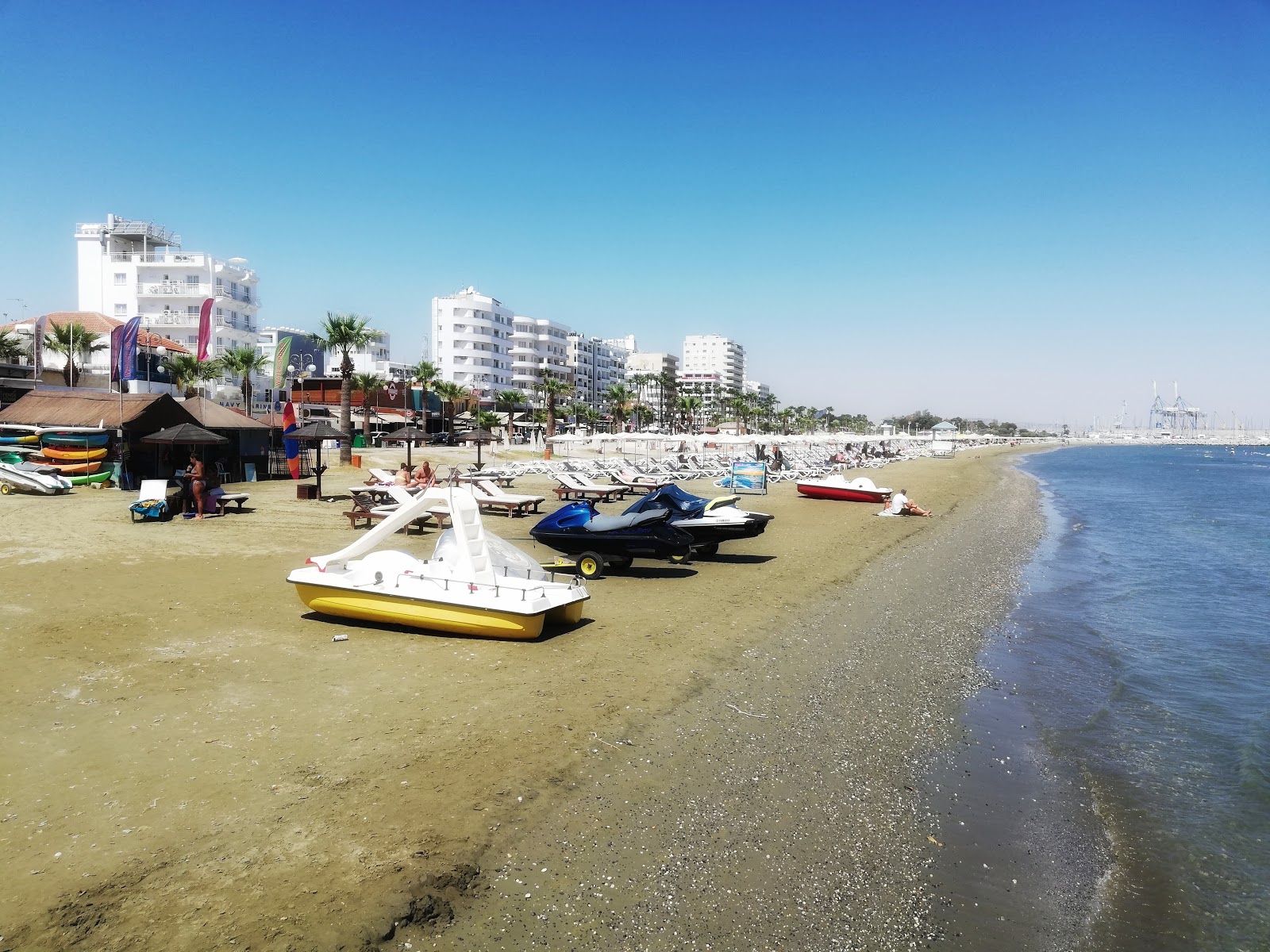 شاطئ فينيكودس في قبرص