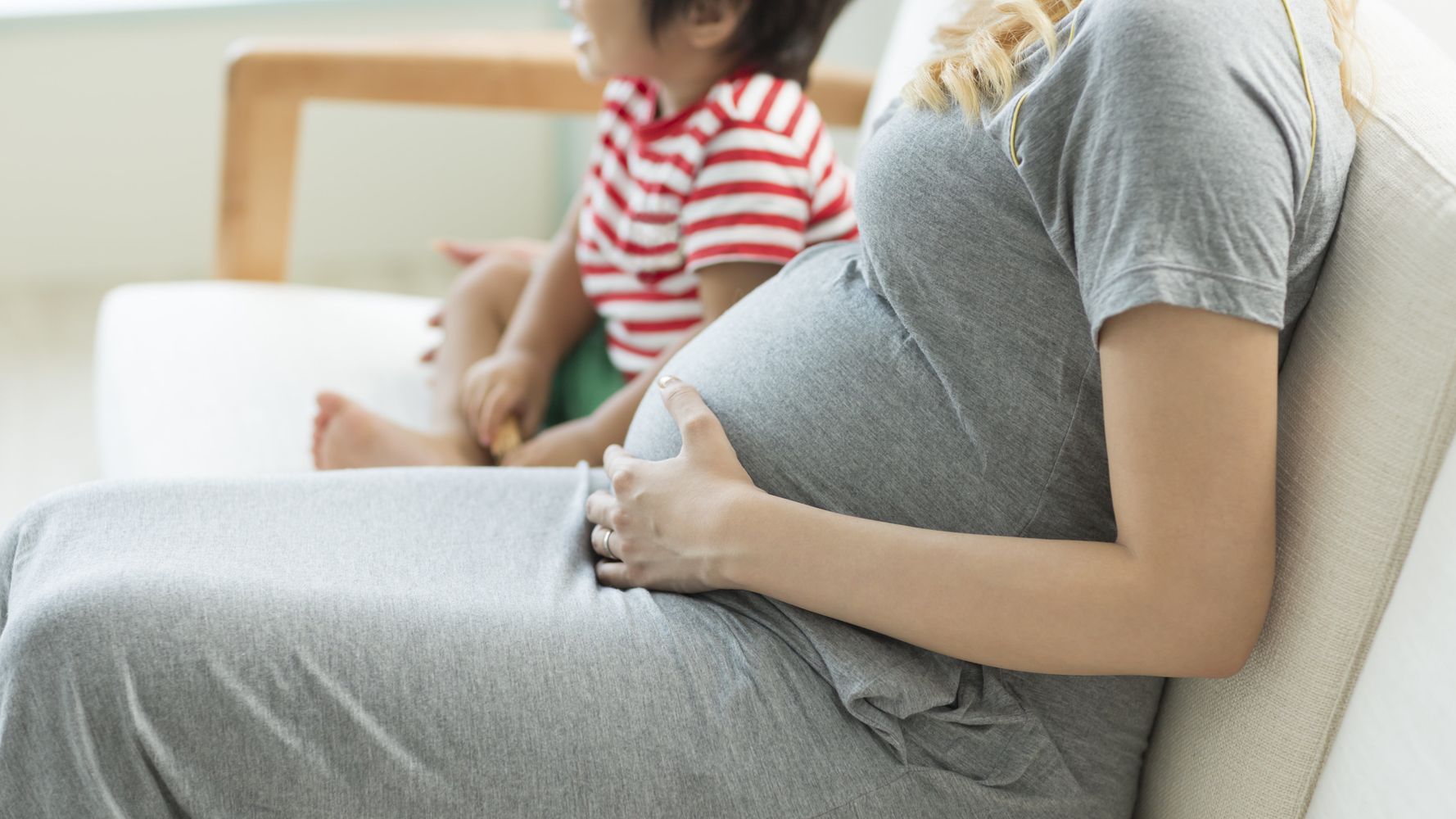 اضرار الرضاعة اثناء الحمل