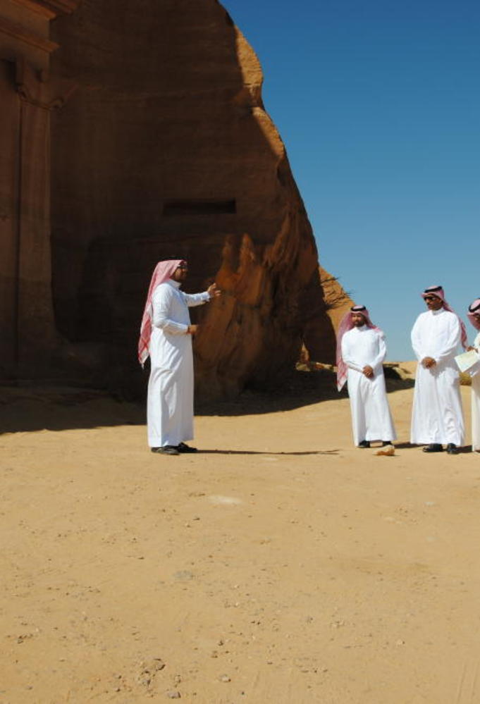 طريقة استخراج رخصة مرشد سياحي في السعودية