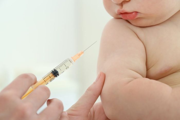 مراكز تطعيم الأطفال في الشارقة ودبي