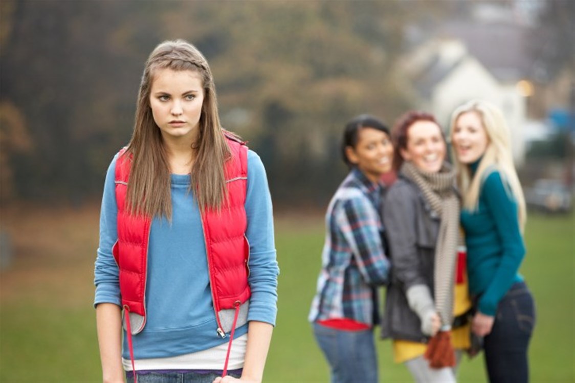 الانطواء والعزلة عند المراهقين